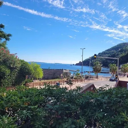 Les Pieds Dans L'eau 公寓