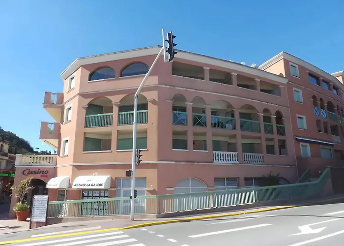 Les Pieds Dans L'eau