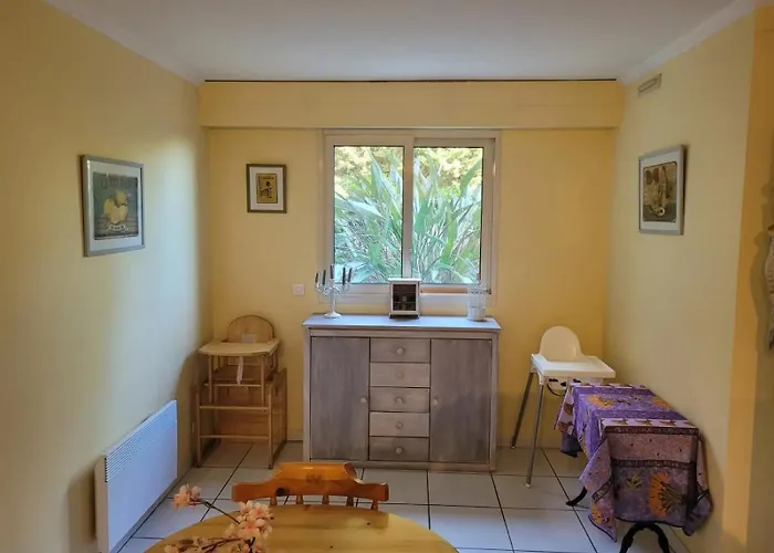 Les Pieds Dans L'eau